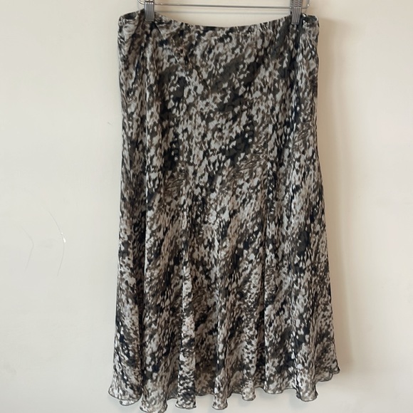 🌸Spense mid calf length skirt with elastic waistband - Picture 6 of 11